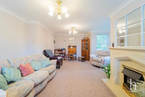 2 bedroom ground floor flat for sale, Sandlea Park, West Kirby CH48