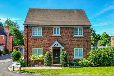 3 bedroom detached house for sale, Level Walking Distance To Hawkhurst High Street