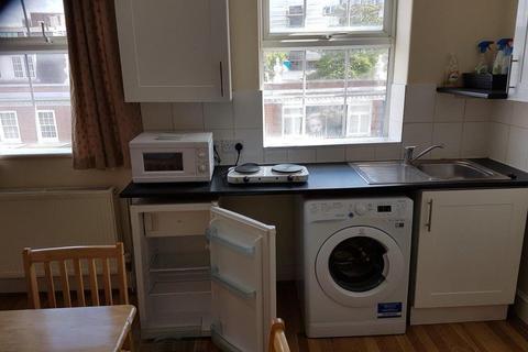 Studio to rent, Station Road, Harrow HA1