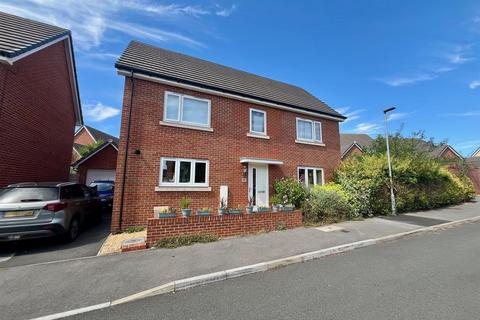 4 bedroom detached house for sale, Gray Street, Longhedge