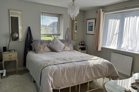 25 Gray Street, Longhedge, Salisbury, SP4 6SX