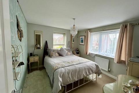 25 Gray Street, Longhedge, Salisbury, SP4 6SX