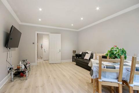 2 bedroom flat for sale, Village Park Close, Enfield, EN1