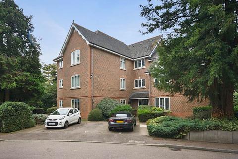 4 Village Park Close, Enfield, EN1 2SG