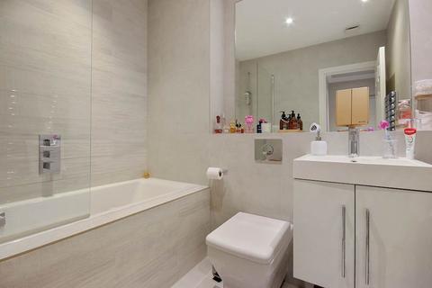 4 Village Park Close, Enfield, EN1 2SG