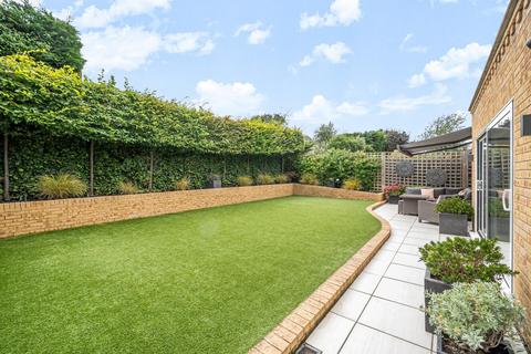 13 Waratah Drive, Chislehurst, BR7 5FP