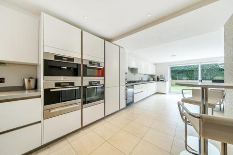 13 Waratah Drive, Chislehurst, BR7 5FP
