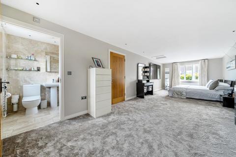 13 Waratah Drive, Chislehurst, BR7 5FP