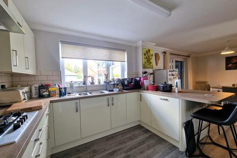 12 Cranes Meadow, Harleston, IP20 9BY