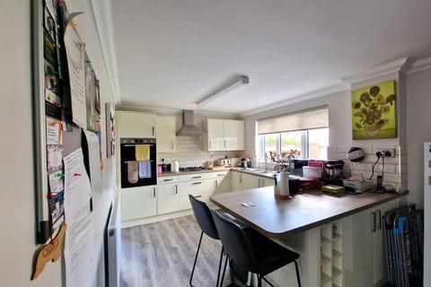 12 Cranes Meadow, Harleston, IP20 9BY