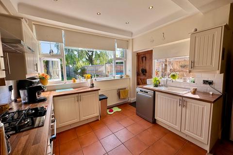 2 bedroom terraced house for sale, Kirby Road, Walton on the Naze, CO14