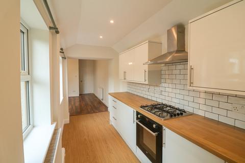 3 bedroom terraced house for sale, Platt Street, Glossop SK13