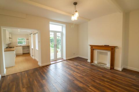 3 bedroom terraced house for sale, Platt Street, Glossop SK13