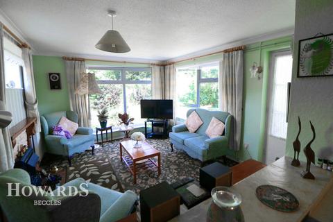 12 Crisp Road, Ellingham, Bungay, NR35 2HA