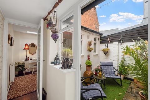6 Cove Row, Weymouth, DT4 8TT
