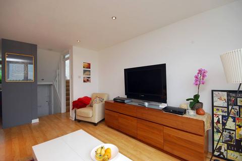 1 bedroom maisonette to rent, Adam Walk, Crabtree Estate, London, SW6