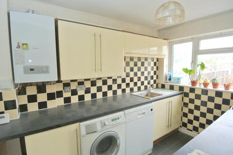 2 bedroom maisonette for sale, Junction Road, Ashford TW15