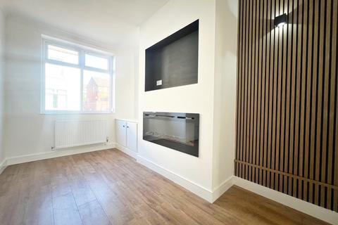 2 bedroom end of terrace house to rent, Taylor Street, Widnes