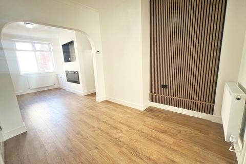 2 bedroom end of terrace house to rent, Taylor Street, Widnes