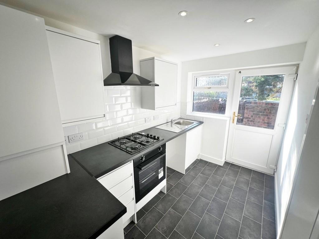 16 Taylor Street 2