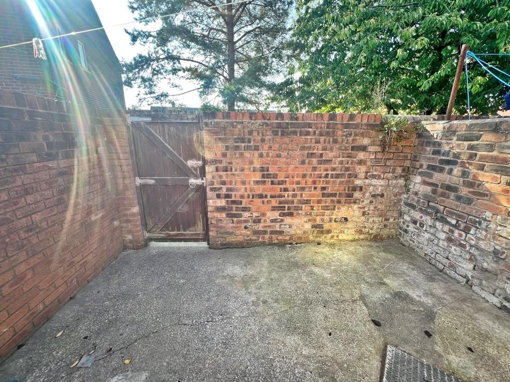16 Taylor Street 4
