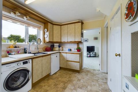 16 Hawthorne Road, Corringham, Stanford-le-hope, SS17 7TE