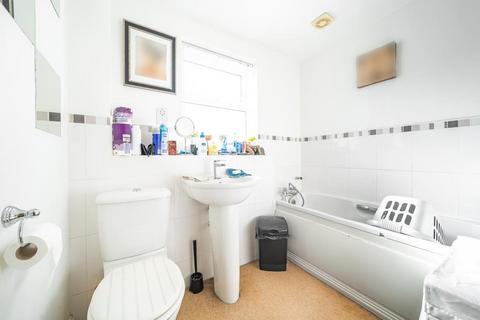 2 bedroom flat for sale, Swindon,  Wiltshire,  SN25