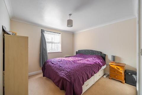 2 bedroom flat for sale, Swindon,  Wiltshire,  SN25