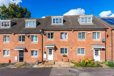 3 bedroom terraced house for sale, Jubilee Gardens, Rushden NN10