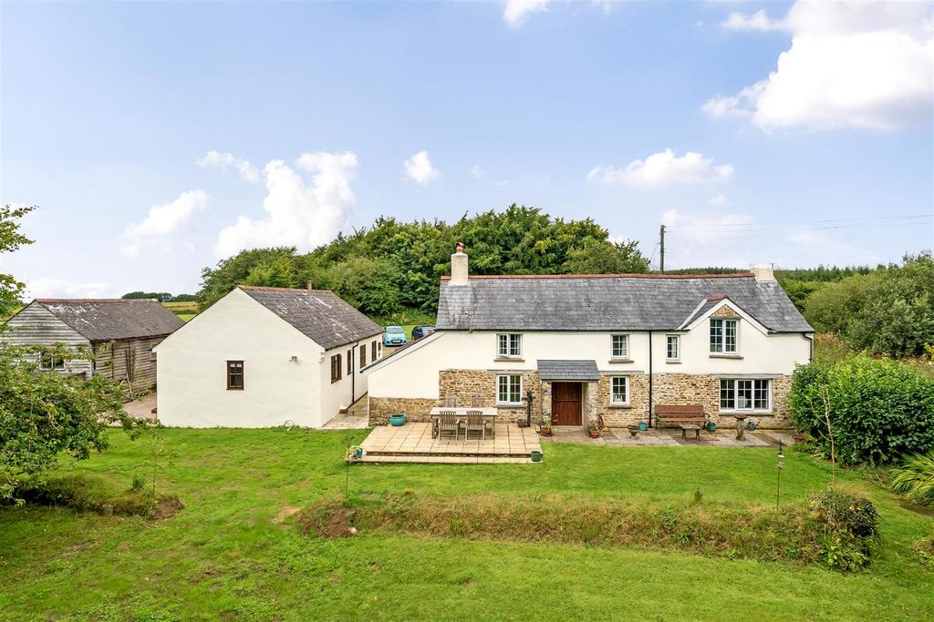 Broadbury, Okehampton 3 bed detached house - £595,000