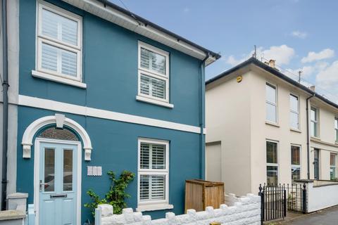 3 bedroom end of terrace house for sale, London Road, Cheltenham GL52