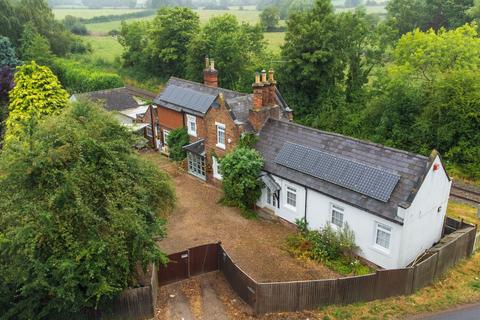 4 bedroom detached house for sale, Station Road, Desford, LE9