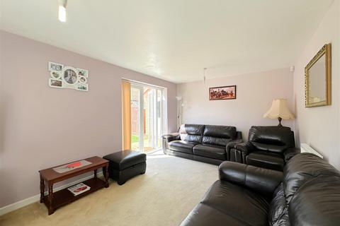 4 bedroom detached house for sale, Saxthorpe Road, Leicester LE5