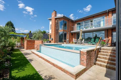 5 bedroom detached house for sale, Drayton