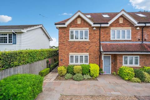 3 bedroom end of terrace house for sale, Oldfields Mews, Farnham Common