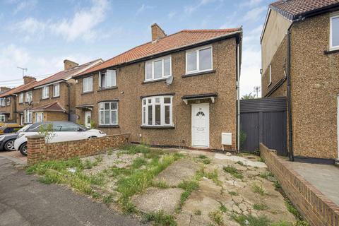 3 bedroom semi-detached house to rent, Commonwealth Avenue, Hayes UB3