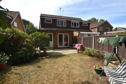 3 bedroom semi-detached house for sale, Pear Tree Close, Broadstairs