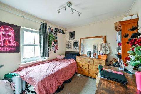 2 Harding Spur, Slough, SL3 7GG