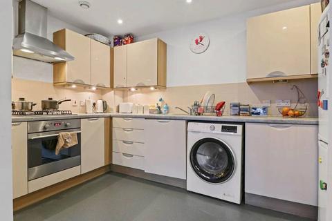 2 bedroom flat for sale, William Court, Streatham, London, SW16