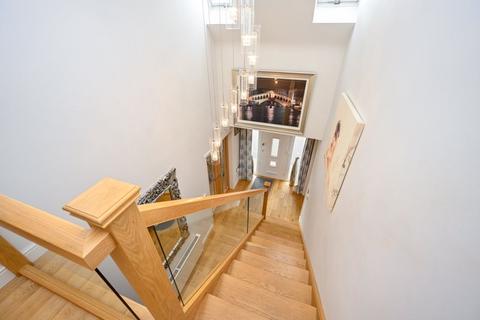 1b Cormorant Close, Brownhills, Walsall, WS8 6GA