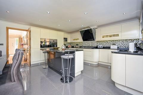 1a Cormorant Close, Brownhills, Walsall, WS8 6GA