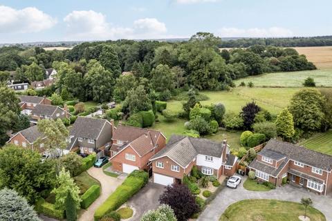 6 bedroom detached house for sale, Holywell Road, Studham