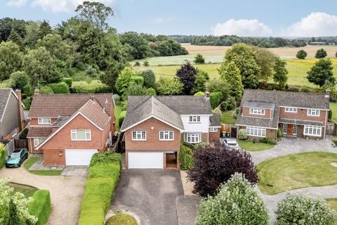 6 bedroom detached house for sale, Holywell Road, Studham