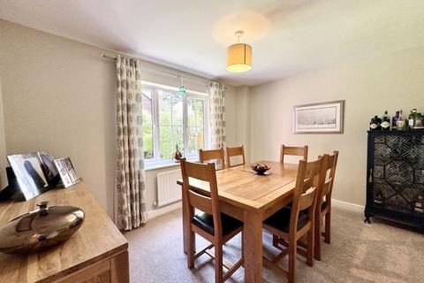 20 Ramblers Way, Sutton Coldfield, B75 5DJ
