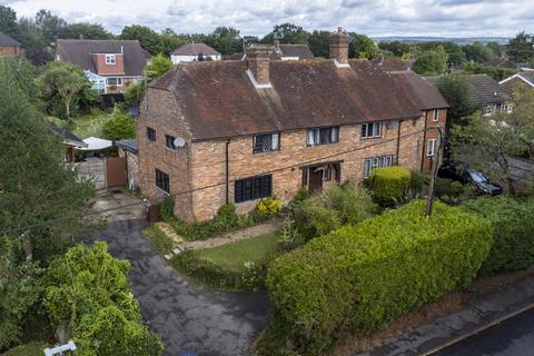 4 bedroom semi-detached house for sale, London Road, Uckfield