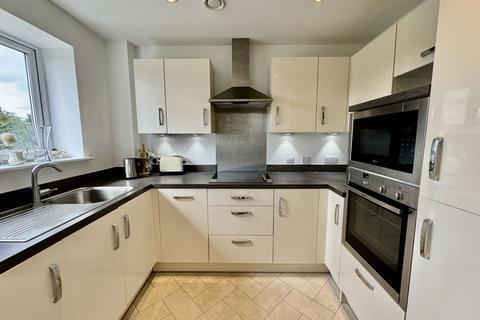 2 bedroom retirement property for sale, Marlow Road, Bourne End SL8