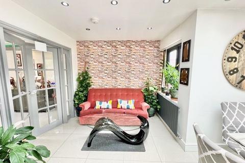 7 Fishermans Way, Bourne End, SL8 5LX