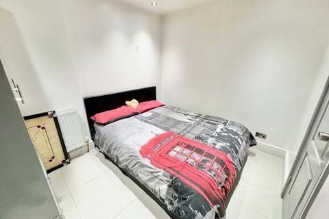 7 Fishermans Way, Bourne End, SL8 5LX