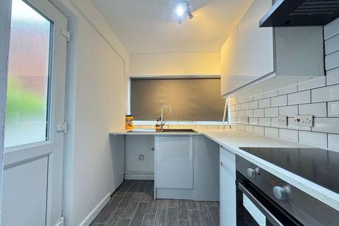 2 bedroom terraced house to rent, Mowbray Street, Halliwell, Bolton * AVAILABLE NOW *