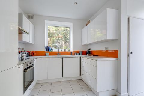 40 Kitchener Road, London, N2 8AS